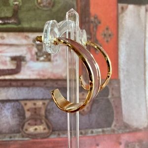 “C’” shaped drop Earrings